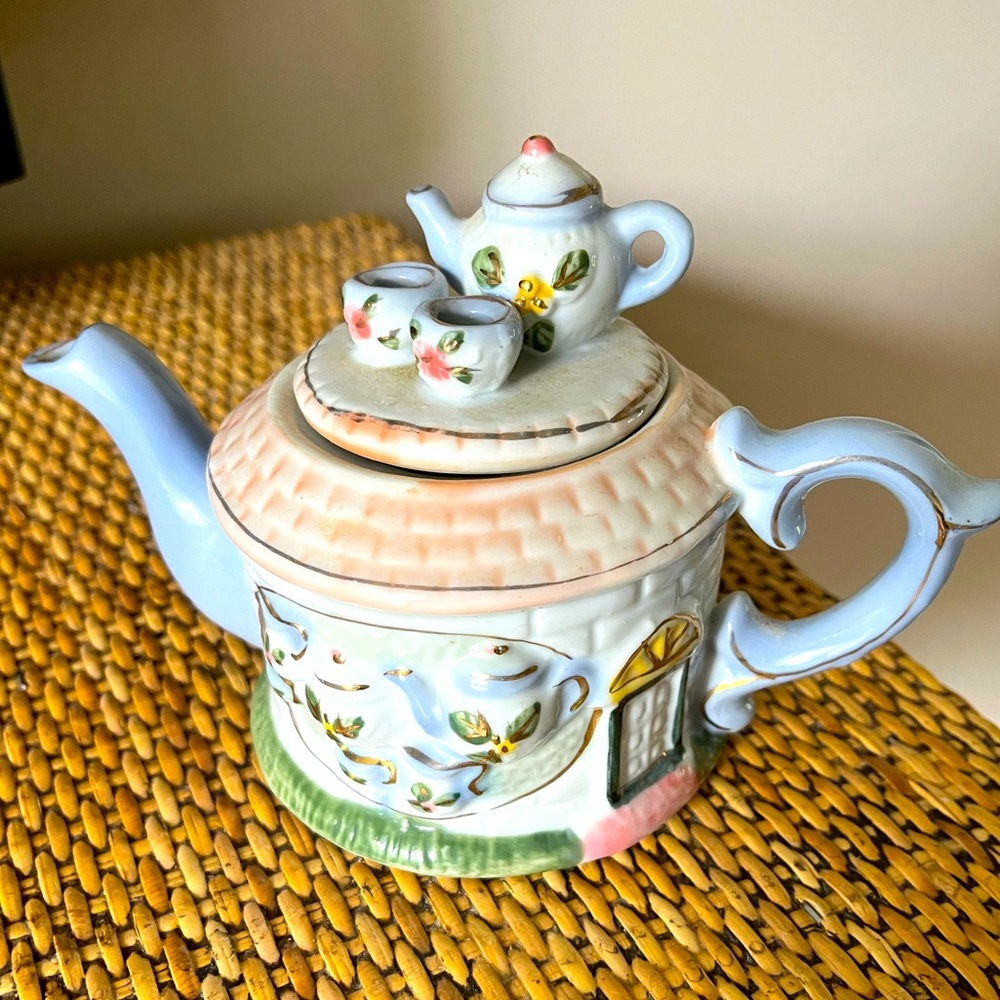 Hand painted Miniature 1 Cup Teapot